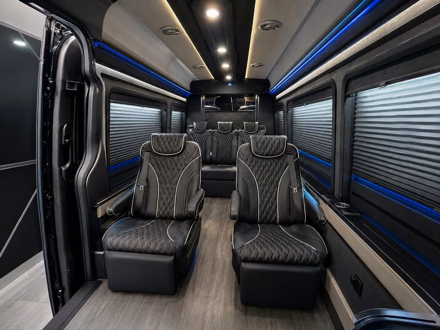 sports teams and fan groups flying through jax need transportation that keeps up